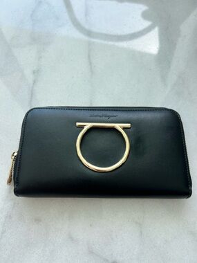 Salvatore Ferragamo Black Leather Zip Card Holder with Gold Gancini
